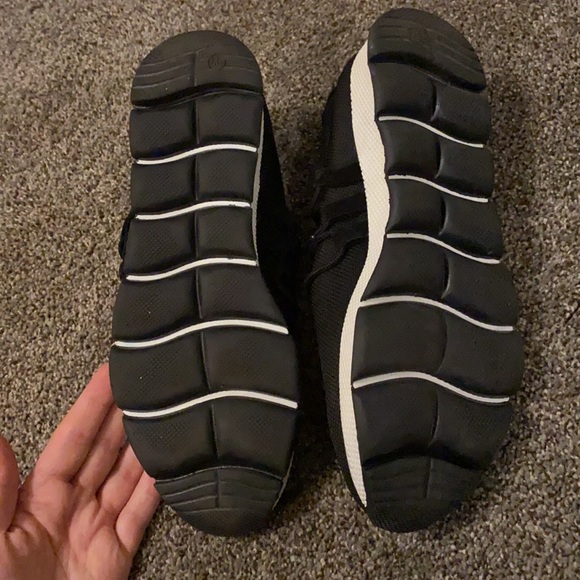 Black and white walking shoes - Picture 4 of 5